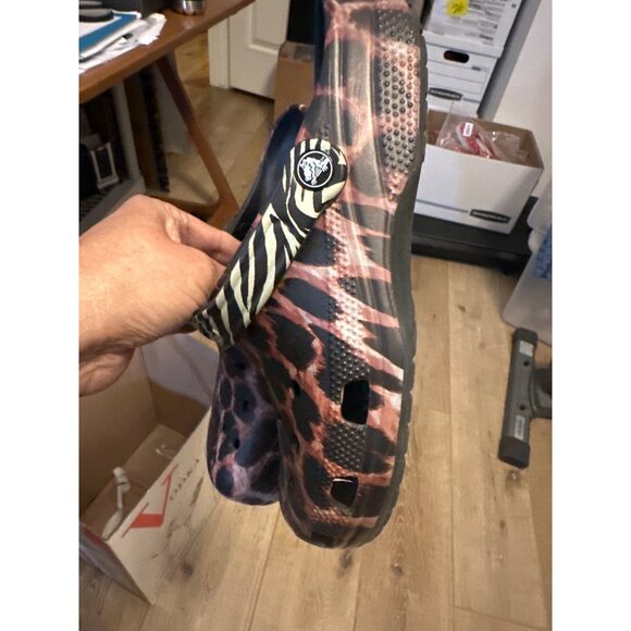 Clog Size 10 Unisex Leopard Cheetah Print Shoes Adjustable Strap Vent Holes - Picture 4 of 11